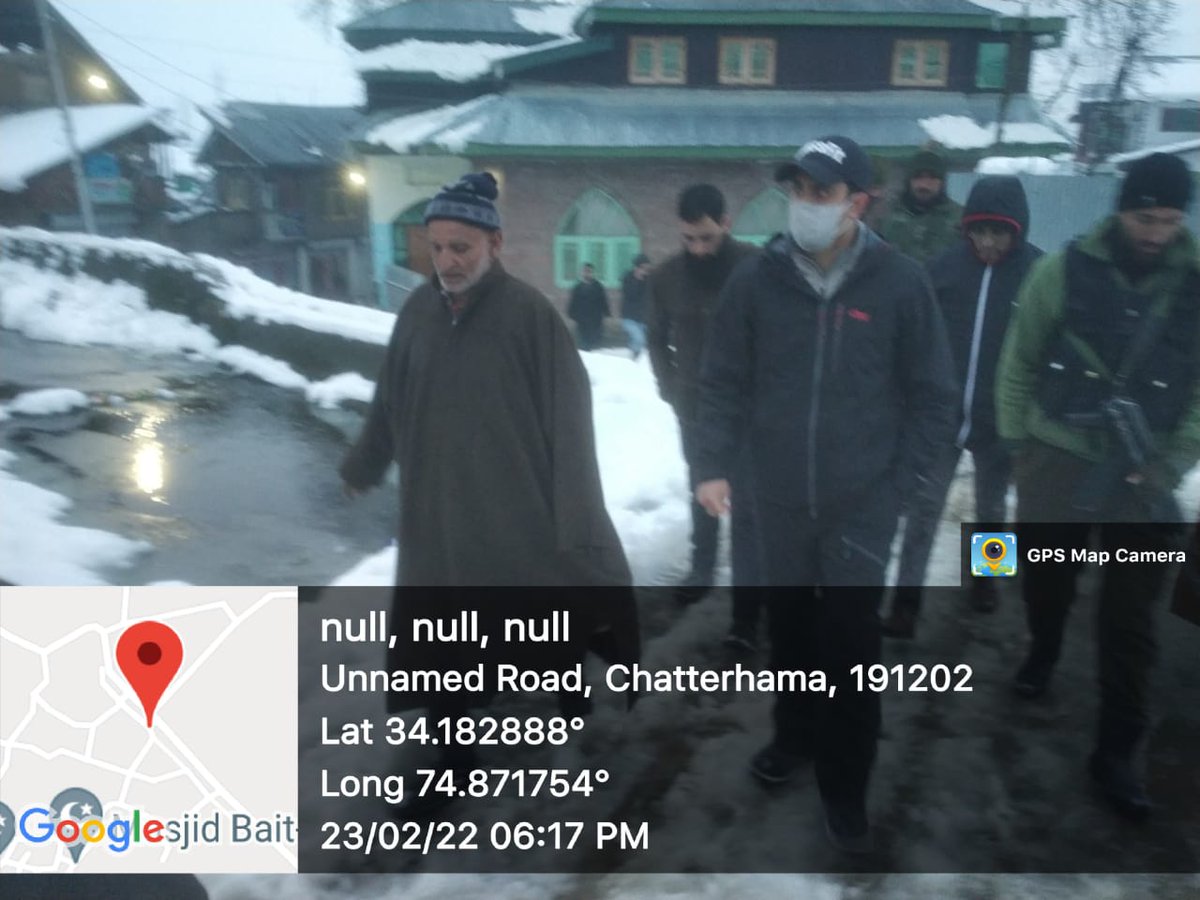 Hon'ble #Mayor along with #SMC Officials taking stock of the situation regarding #Snow #Clearance at different areas of chaterhama
#Srinagar  
<a href="/manojsinha/">Manoj Sinha</a> <a href="/Secretary_MoHUA/">Srinivas Katikithala</a> <a href="/Junaid_Mattu/">Junaid Azim Mattu</a> <a href="/OfficeOfLGJandK/">Office of LG J&K</a> <a href="/AtharAamirKhan/">Athar Aamir Khan</a>