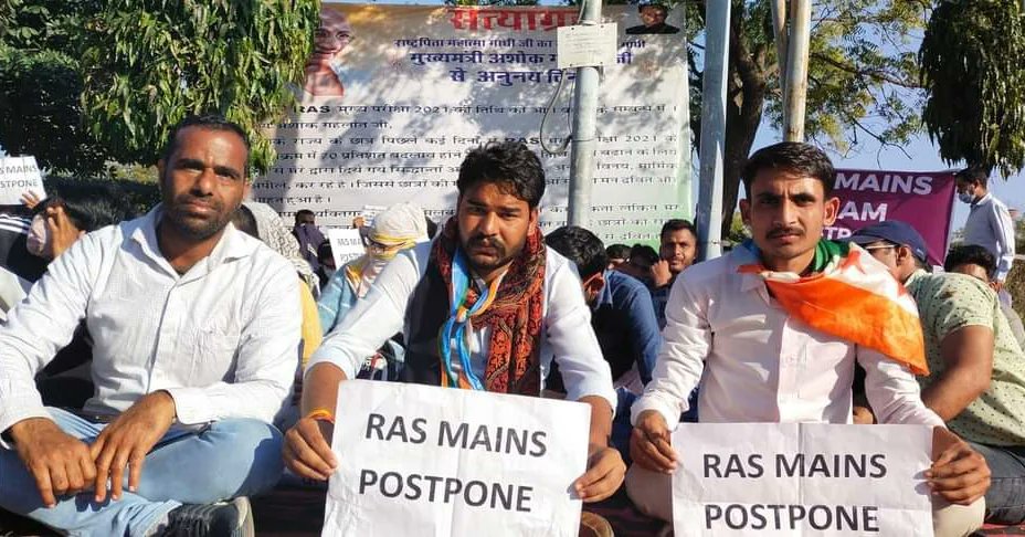 officialNsuiRu's tweet photo. #VictoryForStudents
For the past few days considering the demand of NSUI to postpone the RAS main examination among the students at the main gate ofRU the state government postponed the main examination
Which is a big victory in the interests of the students ofRajasthan and NSUI. https://t.co/2gcIiHdQp7