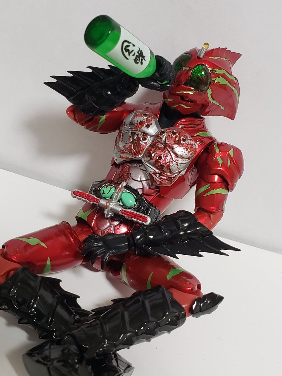 ジンソーダだからこの人にすればよかったな🤔 https://t.co/GWoNR4POC9 