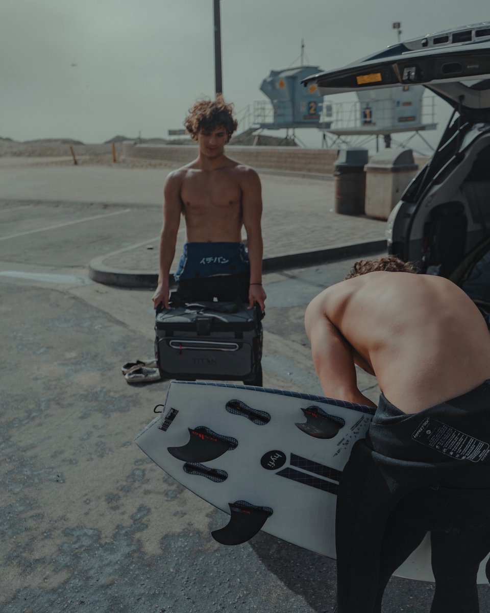 Let’s go catch a wave.🌊
#ArcticZone #CaliforniaAdventure #surf