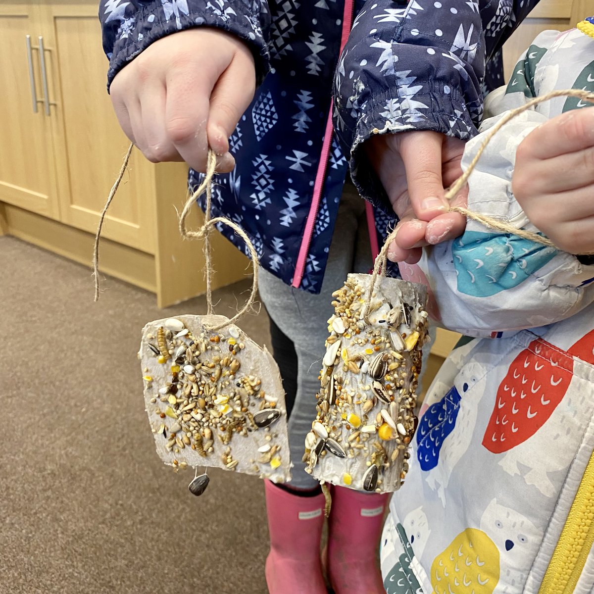 WelshMountainZo's tweet photo. Come and join us for some Spring themed crafts this afternoon! π
π Get creative in our WILD Centre between 2pm-3pm today!
#FebruaryHalfTerm #FabFebFun #ZooEvents #SpringCrafts #SupportingConservation #WelshMountainZoo #NationalZooOfWales https://t.co/3Vmz795pKt