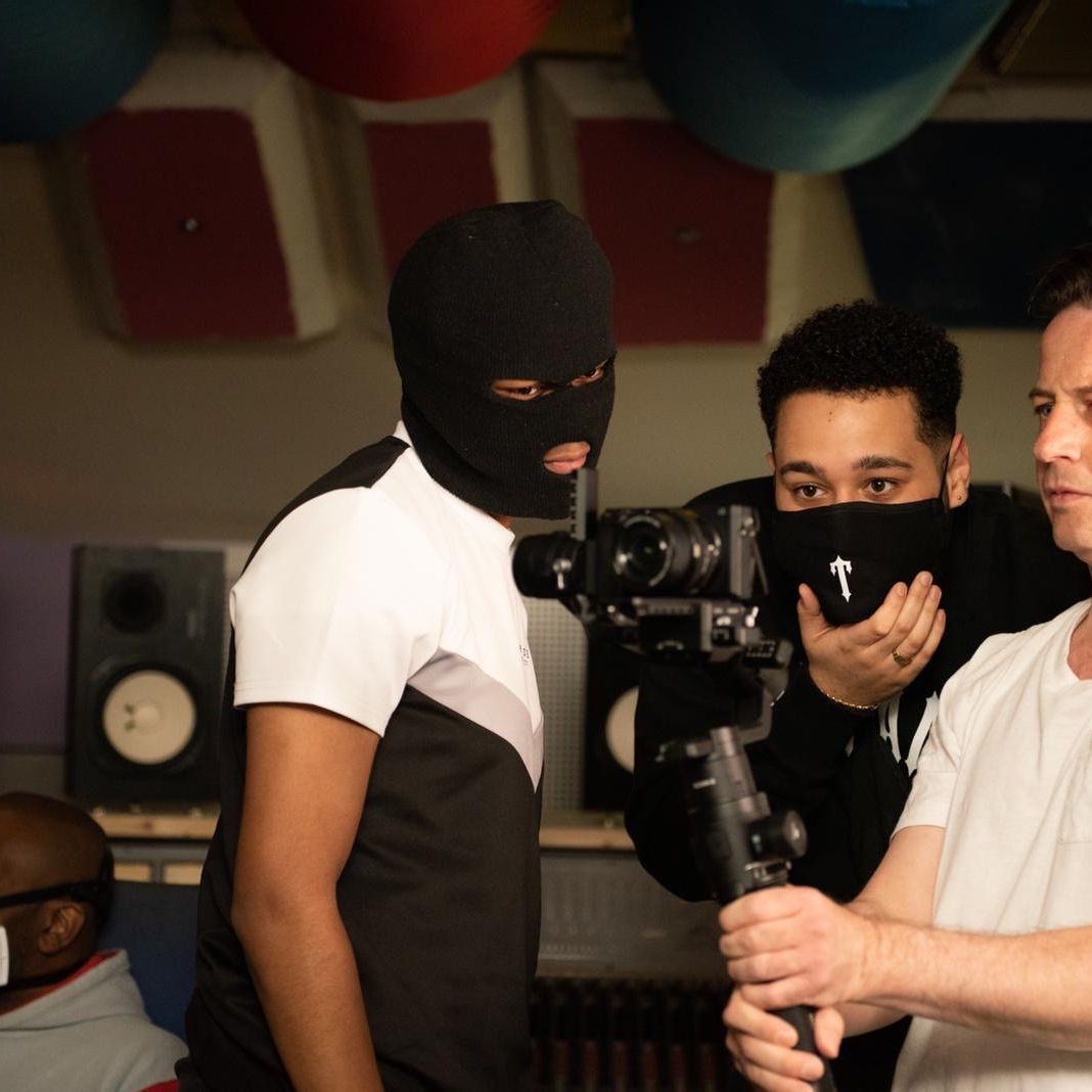 Go Getter Records (@getterrecords) on Twitter photo Throwback to Hugo & Jax in the studio working on some new tracks for 2022.  ↩️↩️ Watch this space  👀 #gogetterrecords #music #studio #recording #2022 #new #watchout #youtube #bath Throwback to Hugo & Jax in the studio working on some new tracks for 2022.  ↩️↩️ Watch this space  👀 #gogetterrecords #music #studio #recording #2022 #new #watchout #youtube #bath