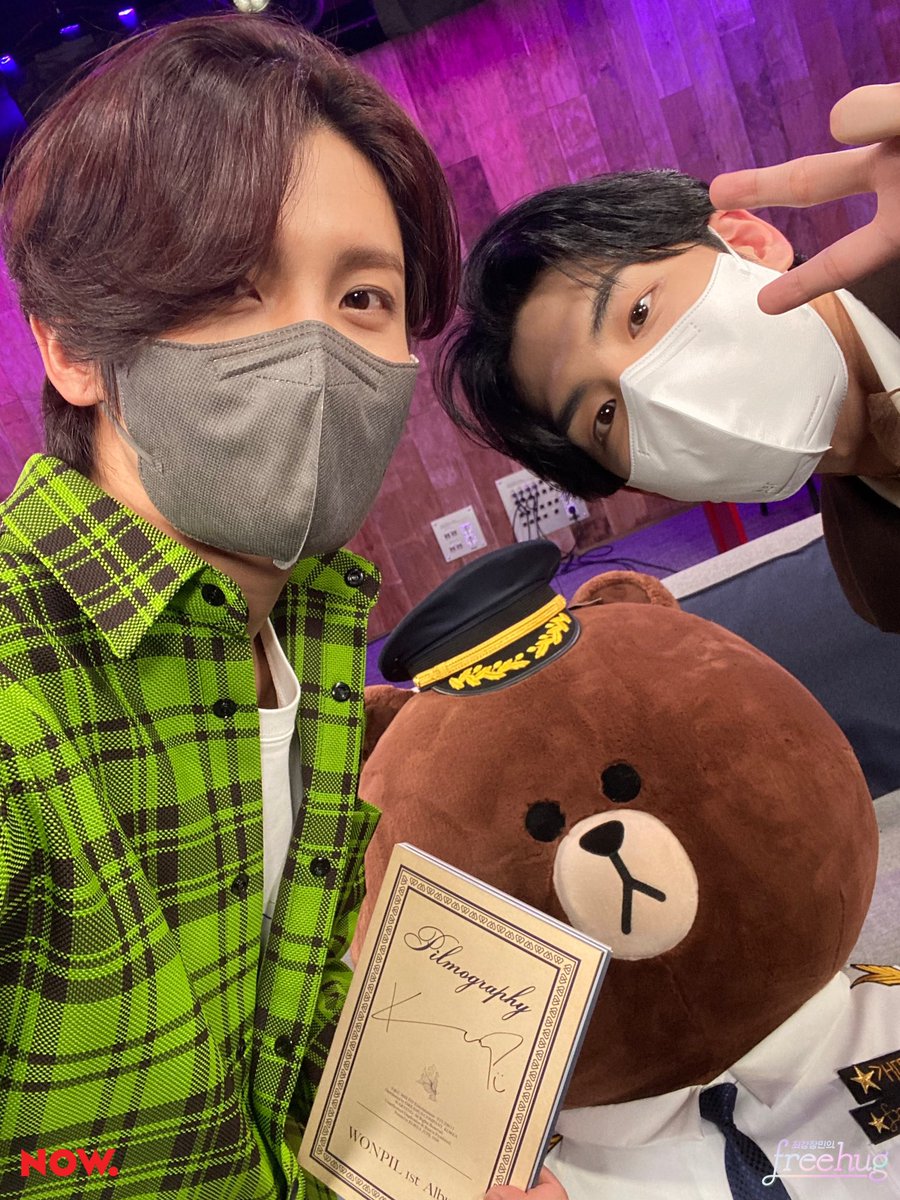 #최강창민의프리허그 
오늘 밍스트는 
눈에서 꿀이🍯뚝뚝 형아미 뿜뿜🎵 
추억속의 매실CF 떠오르는 청량미는 덤!🤩

#원필 에게 귀여운 몸짓🕺배우고
주말 애교도 같이 해냈습니다✌🏻❤️‍🔥

다음주에도 밍스트🍑 수요일에 만나요💜

Every Wed 8PM #프즈데이 #프리허그