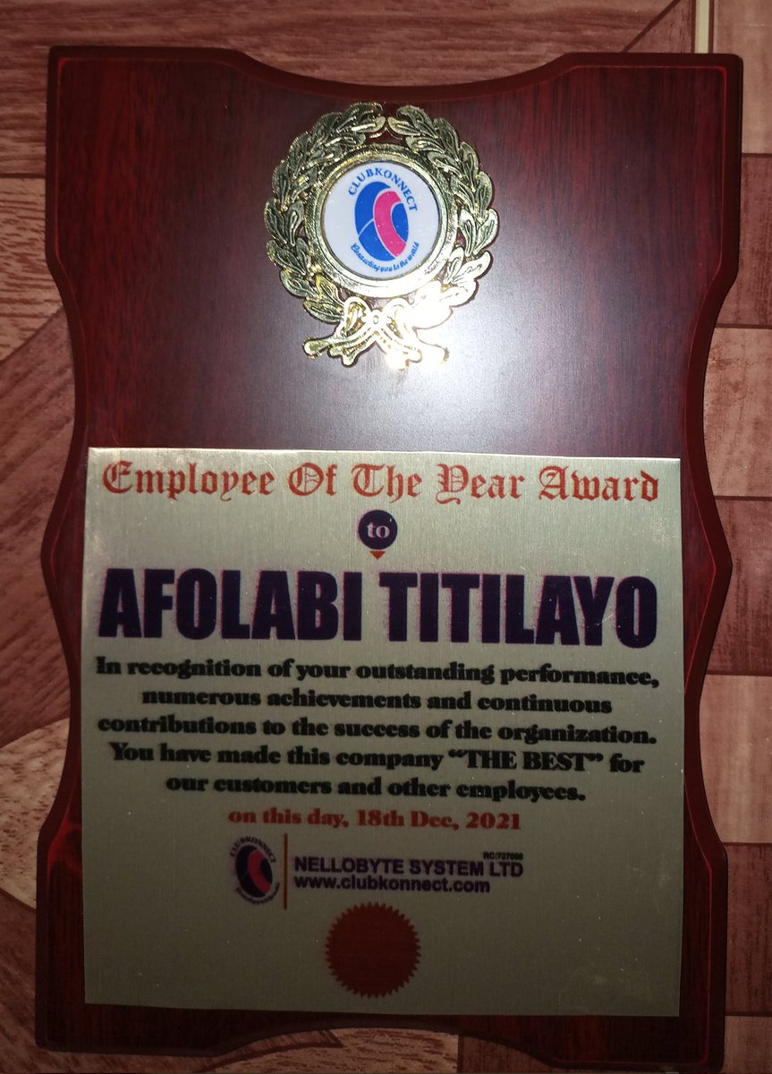 TitiAlice96's tweet photo. Throwback to last year's award day😍😍😍
I joined the company in April, got nominated for three awards: BEST DRESSED, THE MOST IMPROVED EMPLOYEE AND THE EMPLOYEE OF THE YEAR, I came 3rd, 2nd awarded as the employee of the year respectively. I choose to celebrate myself today😍😍 https://t.co/NcUrZiYsir