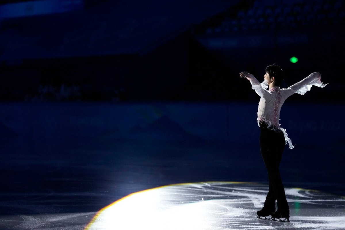 Dor1s4's tweet photo. 羽生結弦さんはやはり天使だぞ？？？😭😭😭😭😭 https://t.co/T9a4DPb1h6