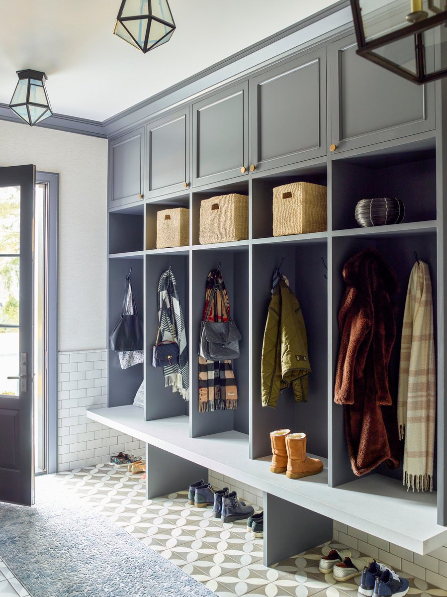 designerkati's tweet photo. Everything in its place please. Stone (instead of wood) platform, and a tile wainscoting behind for easy clean-up that also looks gorgeous. 3 kids, 2 adults and 1 newborn - no wear and tear.
#mudroom #farmhouseinspo #bhg #industrialfarmhouse #mybhghome #modernfarmhousestyle https://t.co/NHfsvyj1e6