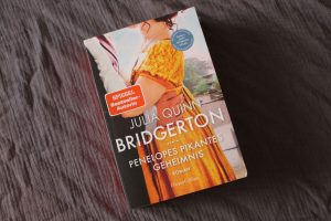 SapisBlog's tweet photo. Bridgerton - Penelopes Pikantes Geheimnis (Julia Quinn) (HarperCollins) - https://t.co/bsdx3M0SLv #HarperCollins #lesenistschön #lesen #Book #Buchblog #Buchblogger #books4life #Buch #lesenmachtglücklich #Bücherliebe #büchersucht #booknerd #Leseratte #JuliaQuinn https://t.co/YVNAW1Qfzy
