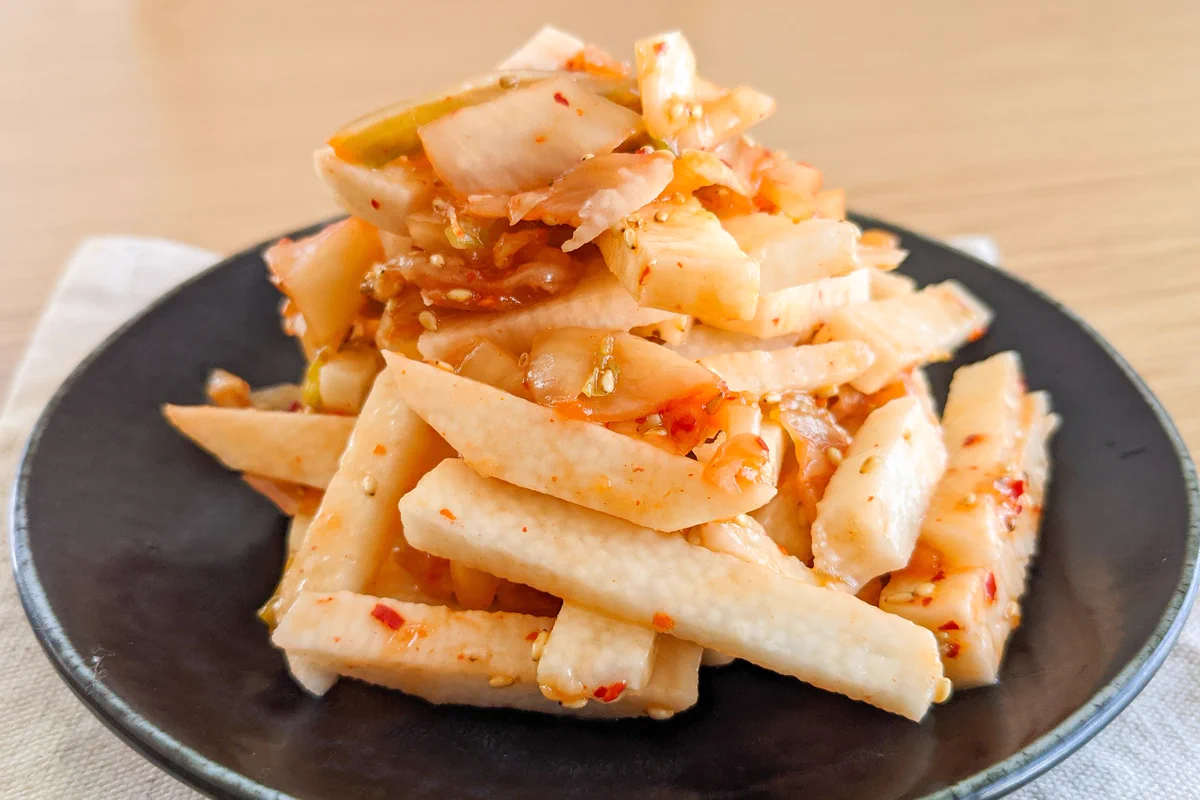 シャキシャキ食感の長芋とキムチの組み合わせでお箸が進みそう！作り方も簡単な「ナムル」レシピ！