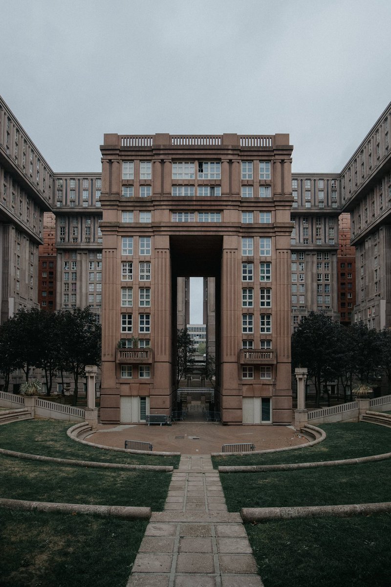 leeyikkeat's tweet photo. A dystopian future in this building https://t.co/Dj359Fw7UO