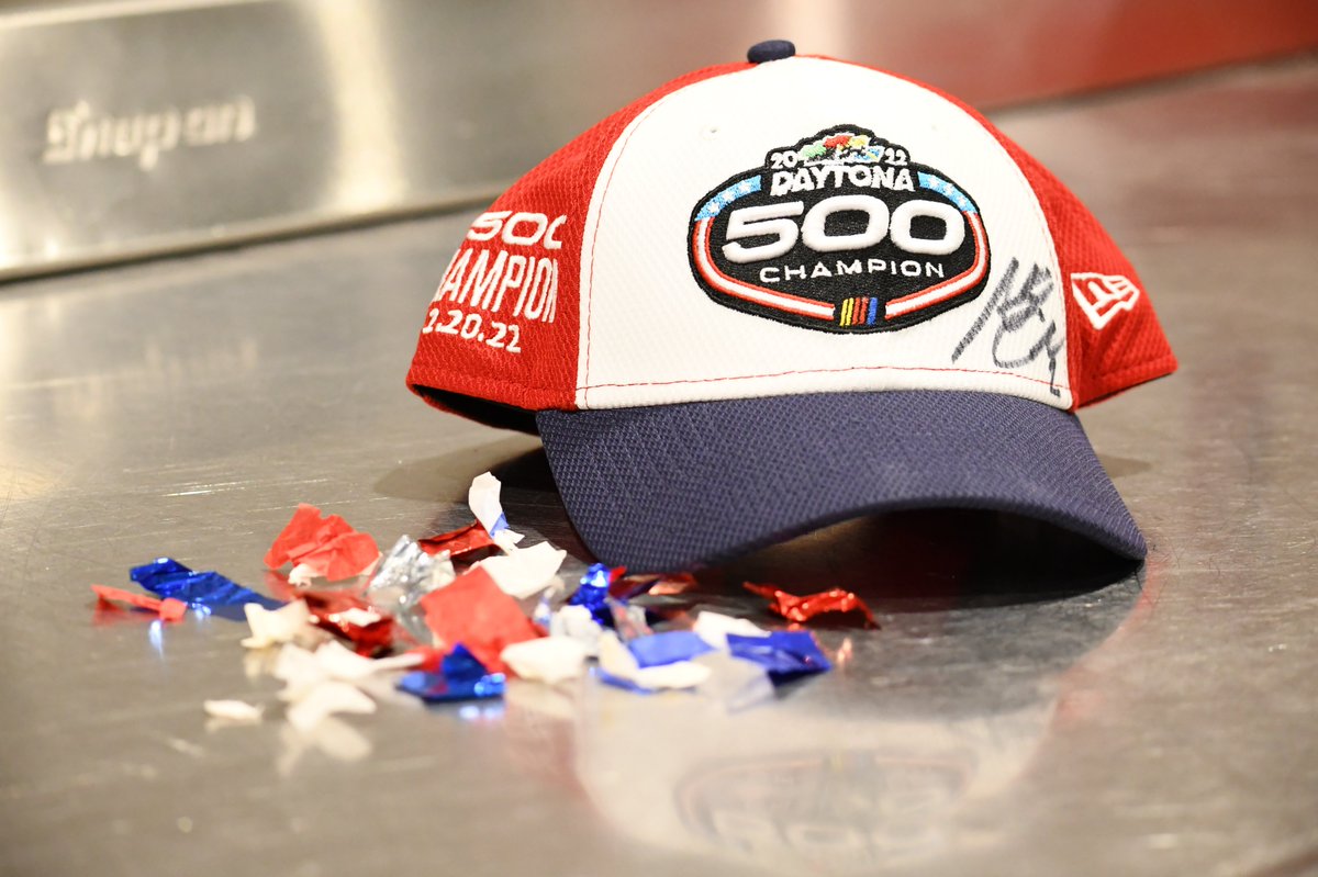 We have confetti and a signed hat from <a href="/AustinCindric/">Austin Cindric</a>'s historic #DAYTONA500 victory lane celebration up for grabs! 

Retweet for your chance to win.

Rules: bit.ly/2PKiZgI. Ends 2/25/22 at 11:59 p.m. ET.

#NASCAR