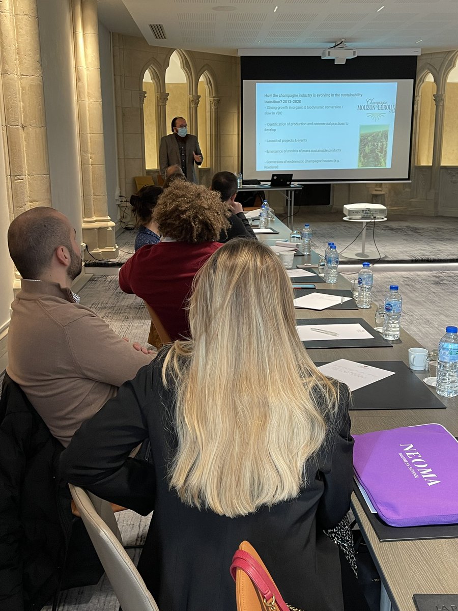 NEOMAbs's tweet photo. In #REIMS, we welcome our new participants of the Global Exec #MBA for their seminar in #Champagne, one of the historic territories of #NEOMAbs. The program starts with @nicobefort who introduces them to sustainable development in the Champagne Industry. https://t.co/X4GzvZY3A2