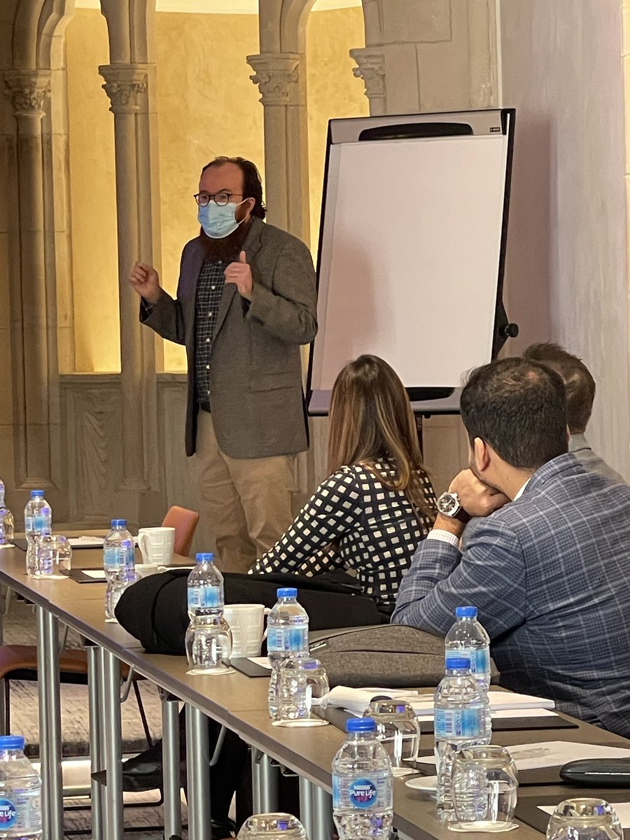NEOMAbs's tweet photo. In #REIMS, we welcome our new participants of the Global Exec #MBA for their seminar in #Champagne, one of the historic territories of #NEOMAbs. The program starts with @nicobefort who introduces them to sustainable development in the Champagne Industry. https://t.co/X4GzvZY3A2