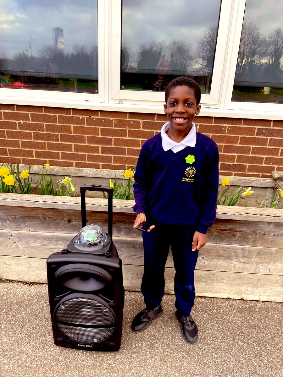 BroadmeadTPA's tweet photo. Itโs been a great start to our new play leader program! Year 5 are taking on their responsibilities with great commitment and enthusiasm! Keep up the great work Team ๐๐๐ #playleader #responsibility #teamwork https://t.co/V7d9QrK1Ev