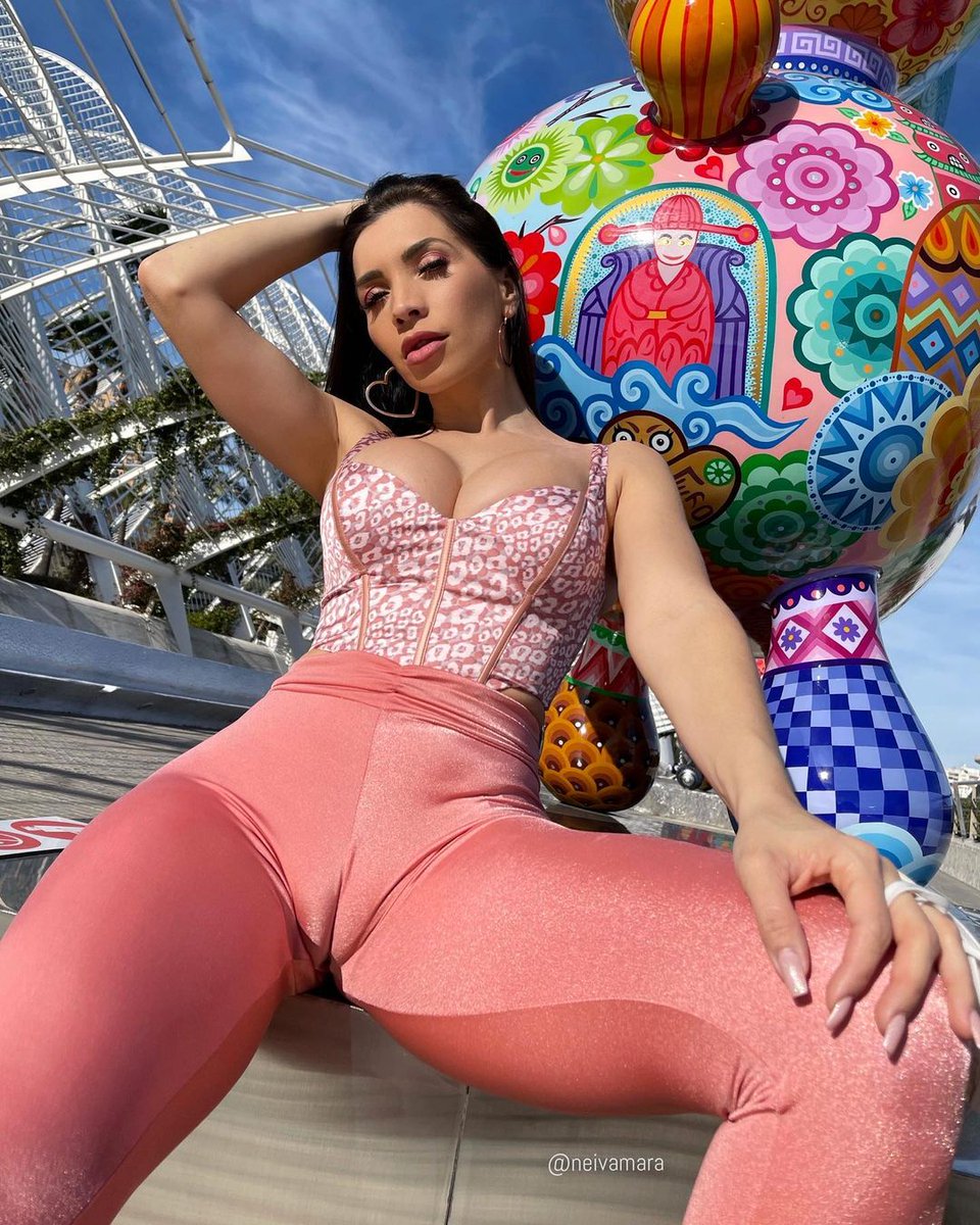 alwaysneiva's tweet photo. Rate this outfit!!
https://t.co/stQUOxFHbT https://t.co/IwQK7V1ib1