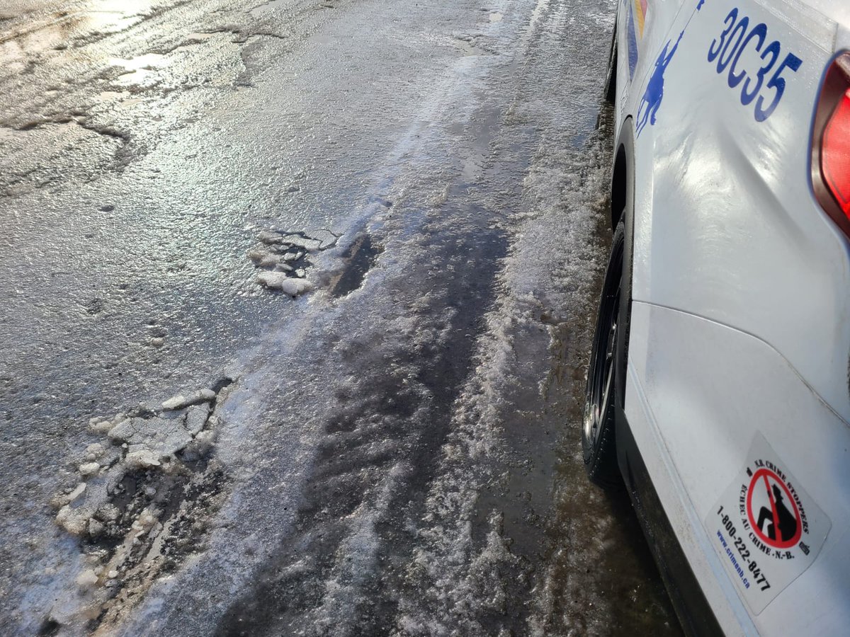 TrafficNB's tweet photo. #RCMPNBTrafficUnit is sharing what they are seeing on the roads in the Northeastern part of the province this morning. Motorists are being reminded to drive with care and adjust their speed according to road conditions. #DriveSafeNB. https://t.co/7u2oaxrdpk (via @RCMPNB)