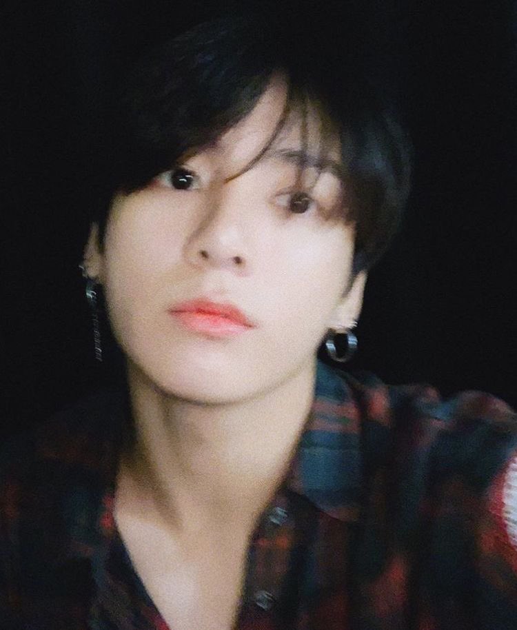 hi, i’m Ciändrei. new  acc     but
           not new to rp. i am looking
           for friends. pls like  and  rt! 
       
ㅤ