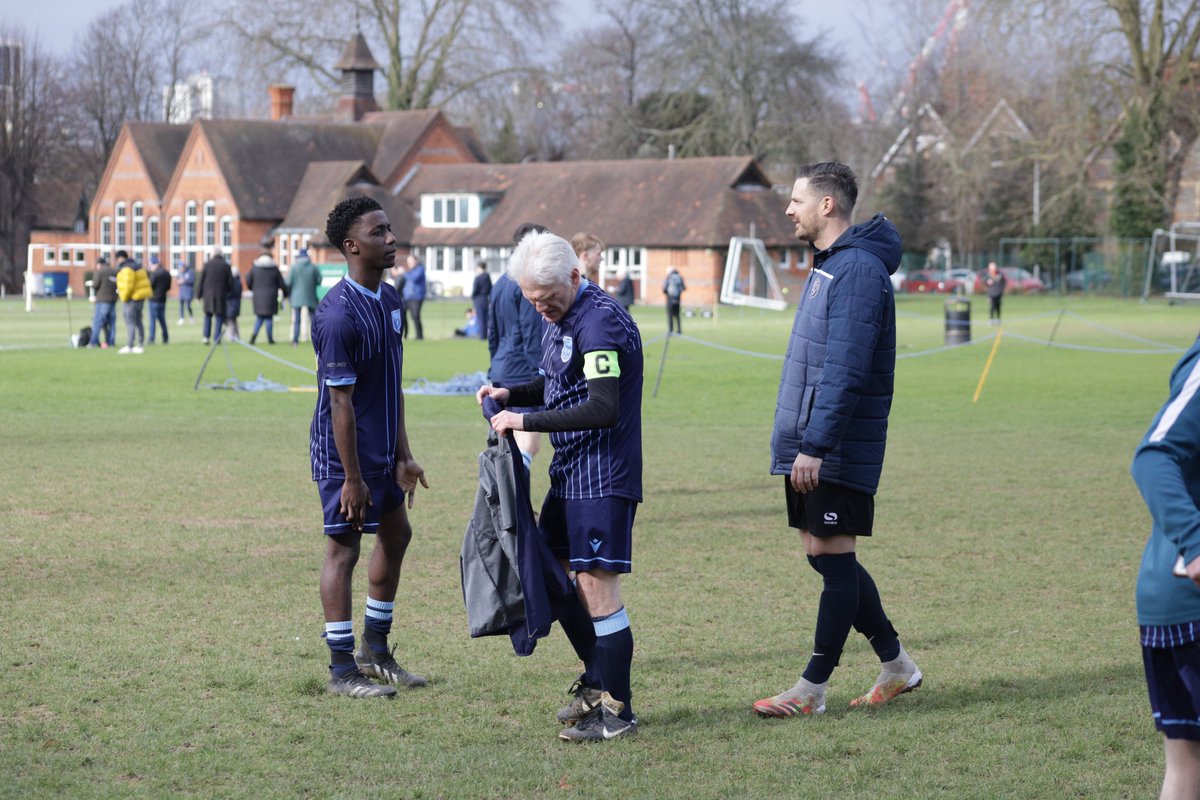 readingsch's tweet photo. A brilliant turnout from our @readingsch and local communities. A buzzing atmosphere and the suns come out for us. Come on Reading School!
#OldRedingensians #ReadingWay #ReadingSchoolFamily #WeAreRedingensians #RSSport #readingfc #royals150 #MatchDay #community https://t.co/KGiYVhGgo7
