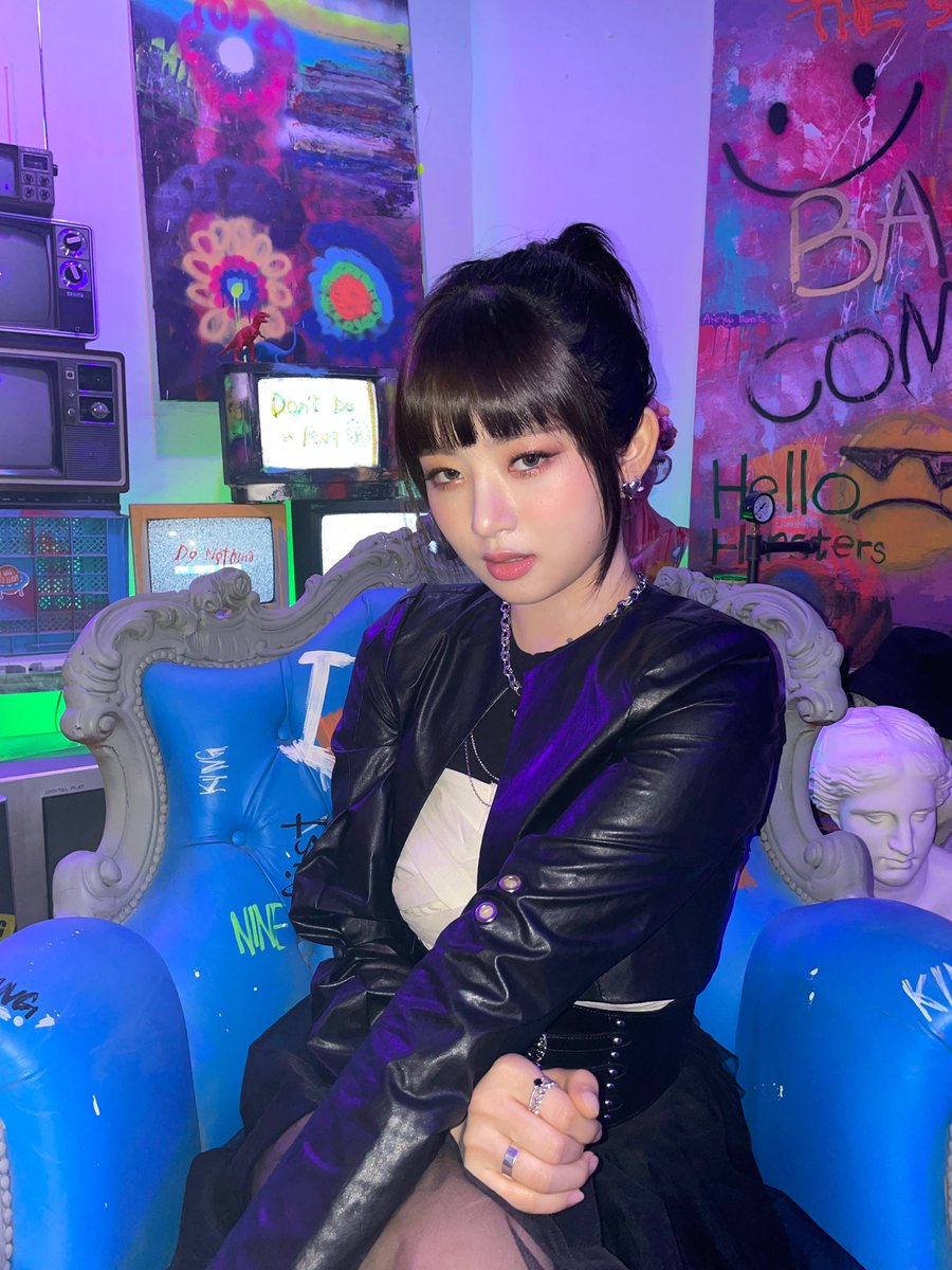 reivived's tweet photo. Standing Solo. 🦋🖤 https://t.co/VYglC5rqZj