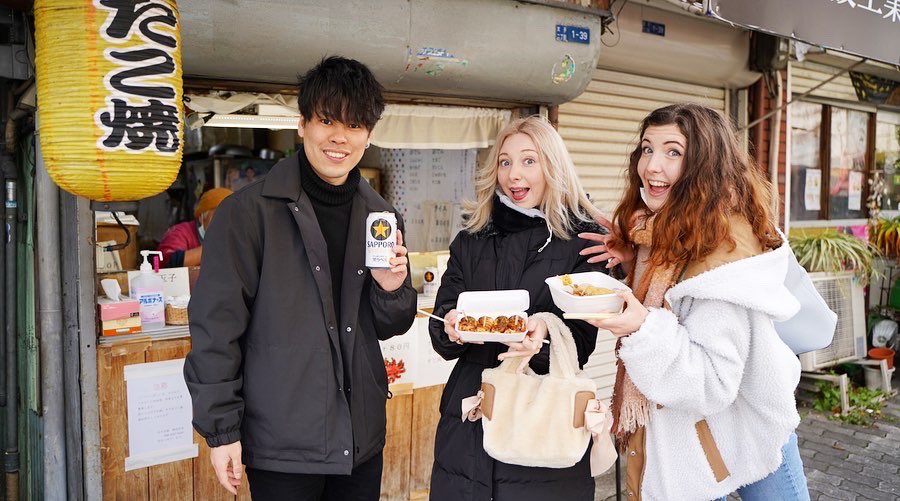 1203Ka's tweet photo. 海外の友達と昼間から西成で飲み歩きしたら最高すぎた！安いし、美味しいし、お店の人とかもみんな優しく接してくれるし、西成のイメージ結構変わった！ https://t.co/7uwFlfncSV