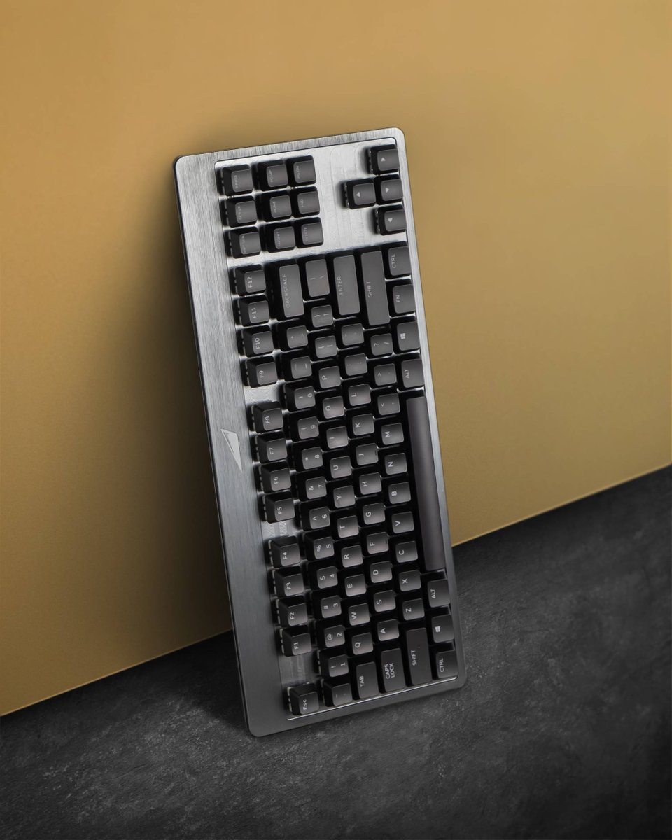 MountainGGlobal's tweet photo. A sleek design that defines quality and attention to details. Our Everest keyboard find its place in every setup, from gaming to content creation and production.
#customkeyboard #mechanicalkeyboard #gamingsetup #tech #keyboard #keycaps #mountaingg #gray #cherryswitch https://t.co/uCefdNwK5Y