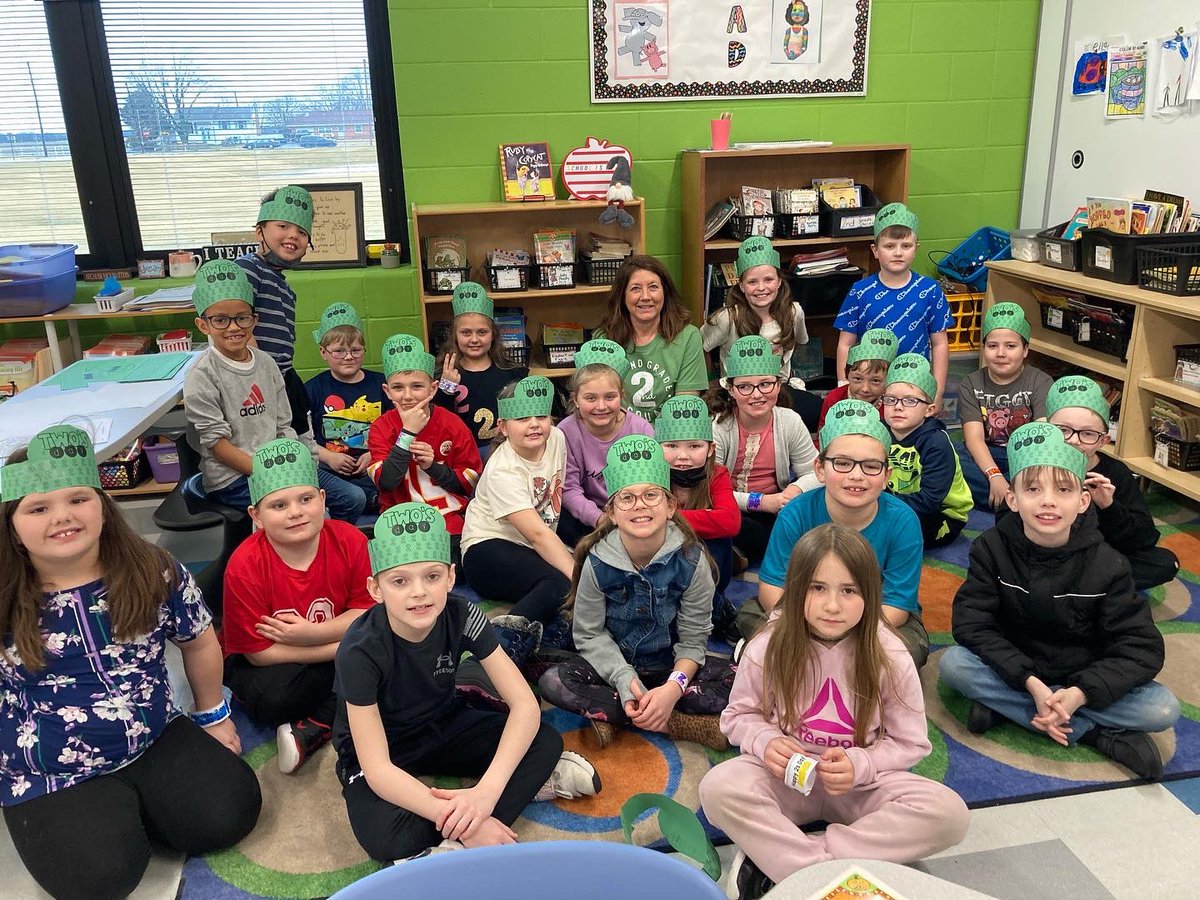 These pictures are “TWO” cute “TWO” not share! Our second grade students had fun celebrating Twosday, 2-22-22, yesterday! #GreenonKnights