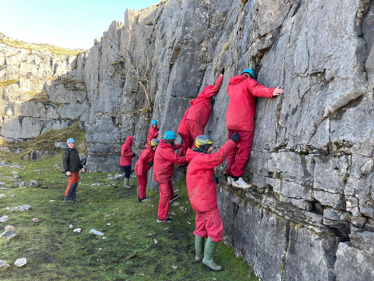 becketcs's tweet photo. Year 13 are having a fantastic time @CentreLongtown this week. They are thoroughly enjoying an activity-filled few days, challenging themselves and supporting each other, all whilst surrounded by the most stunning scenery #TeamTBCS #outdoorlearning #VIForm #TeamSpirit #challenge https://t.co/H3IQW6D5e4