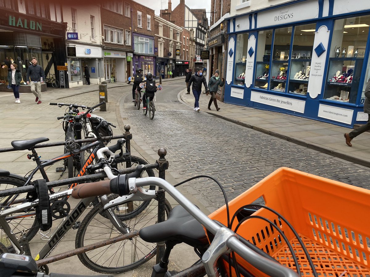 Although still difficult to access by car, Shrewsbury town centre looking fairly busy at lunchtime today! When you can get into town, do support our fabulous independent businesses! #ShopLocal #OriginalShrewsbury