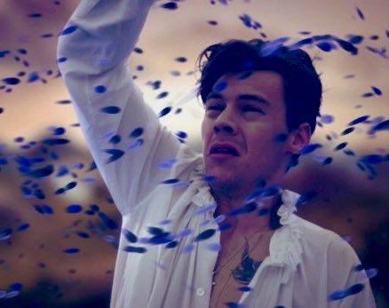 patkivaishnavi1's tweet photo. Do you think about the Two Ghost MV because I always do 😭
WE WERE ROBBED.
@Harry_Styles ❤️😭
#HarryStyles #TwoGhost https://t.co/MQEAHMro8u