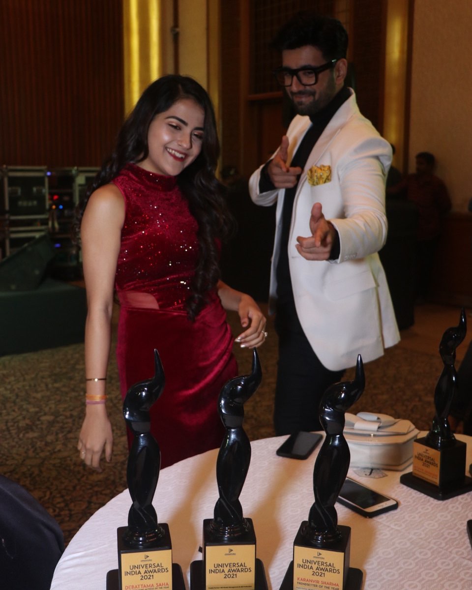 KViansWorld's tweet photo. Well Input of new pictures from #UniversalAwards of @karanvirsharma9 & @Debattama_sah
#KaranvirSharma #DebattamaSaha
#Kvians https://t.co/s9TxvnSz9b