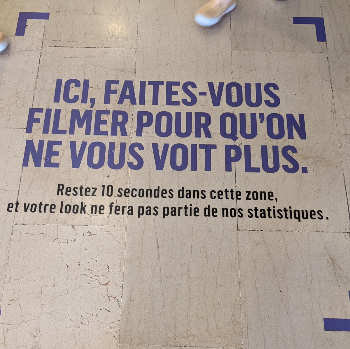 technopolice_fr's tweet photo. La vidéosurveillance automatisée, c'est aussi dans nos supermarchés.

Nouvel exemple à Vélizy où il est demandé de "se faire filmer pour ne plus se faire surveiller". https://t.co/2JucGG7xXe