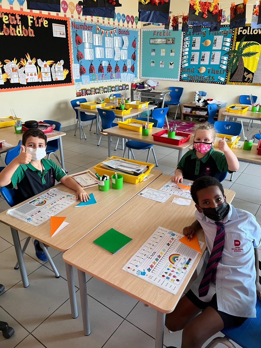 rds_tl's tweet photo. Our HPL superstars demonstrating precision, resilience, risk-taking and imagination today in our Origami extra-curricular activity @HPLedu @GEMSRDS @GEMS_ME @eyre_deborah https://t.co/KEJhxxs3yK