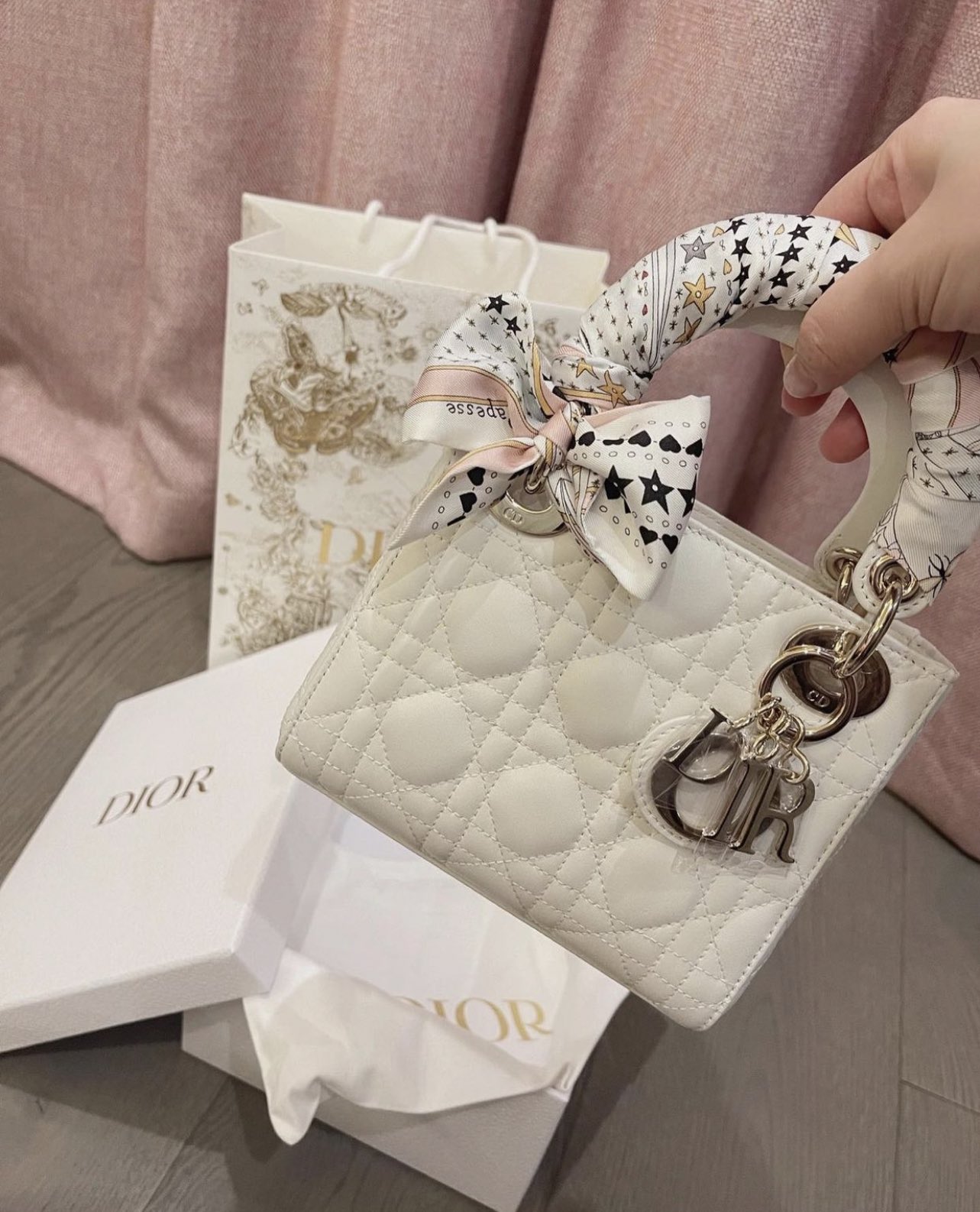 𝓜. on Twitter  Dior bag, Bags, Vuitton bag