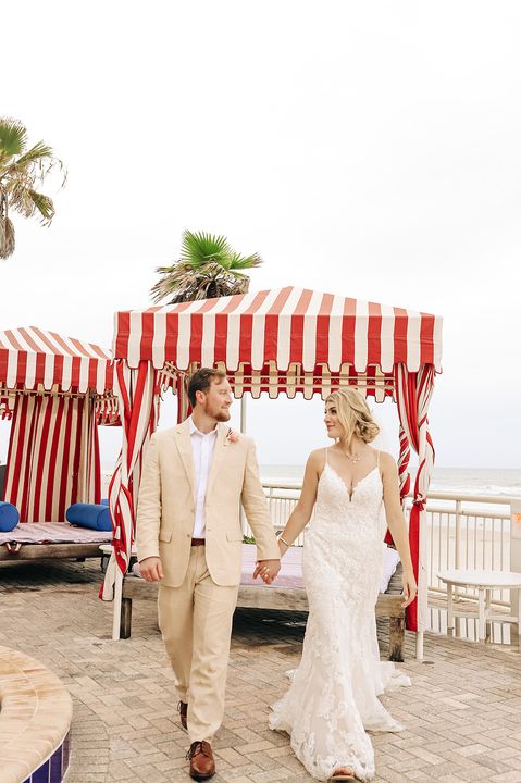 Can you feel the love 🎶 🌺 
Jordyn + Madison shared their love at The Shores. 
Congratulations over and over 💕  

Photos: Heather Crouse Photography
shoresresort.com/weddings