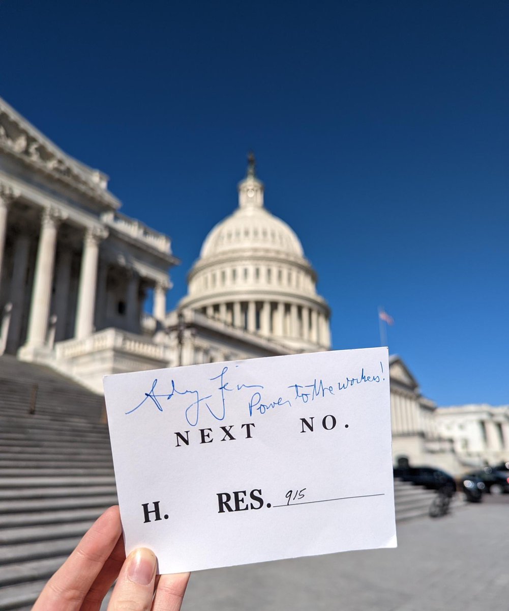 Congress_Union's tweet photo. EVERY worker deserves a union.

2 weeks ago today, @RepAndyLevin filed the resolution to extend protections against retaliation for organizing to Congressional staff.

Interested in joining this effort? Visit https://t.co/LSxYxwf4K8 &amp; fill out our interest form! https://t.co/5wxfSEdLwH
