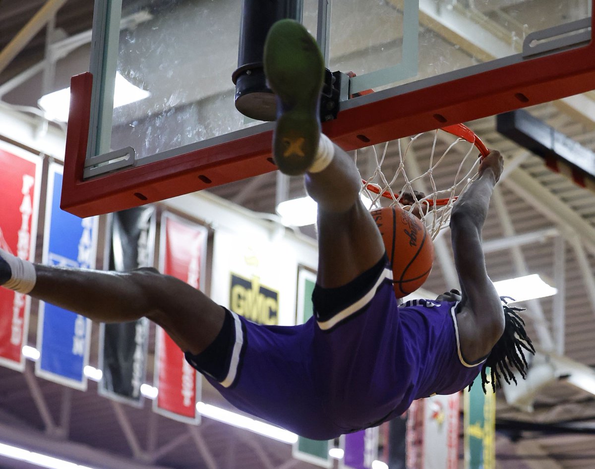 NickGrahamPhoto's tweet photo. Middletown wins 59-50 in their D-1 district basketball tournament game against Loveland. Photo gallery here: https://t.co/FBENvOmkJG  
@CityMiddletown @midtownmiddies  @MHSMiddieTweets @MBBMiddies https://t.co/TgaOFnKfHW