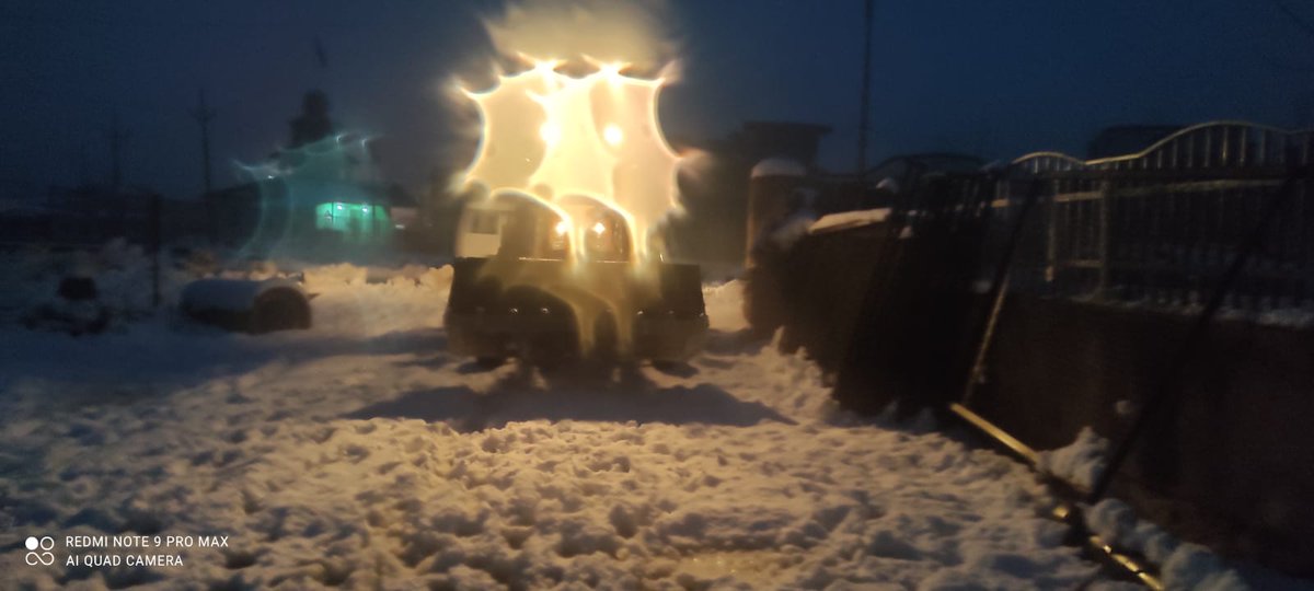 jklcma's tweet photo. Snow clearance operation underway at Rakhi Arth #SnowClearance #jklcma
@DivisionalComm1
@diprjk
@beingBbhat https://t.co/d5WV1i6mlZ