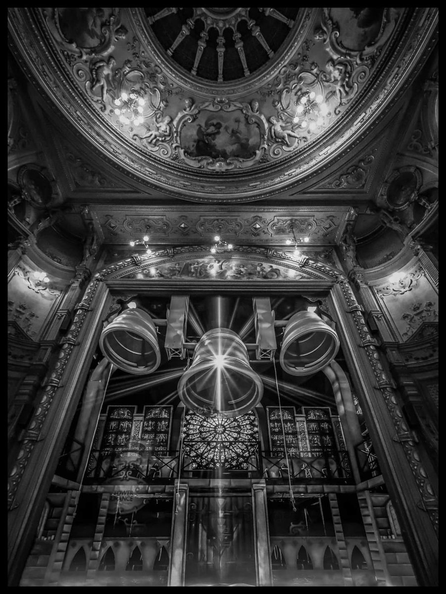 mikebonner101's tweet photo. Where everything is possible @VillaGaiety @CultureVannin #BellsofNotreDame https://t.co/KLMXpOPg9E