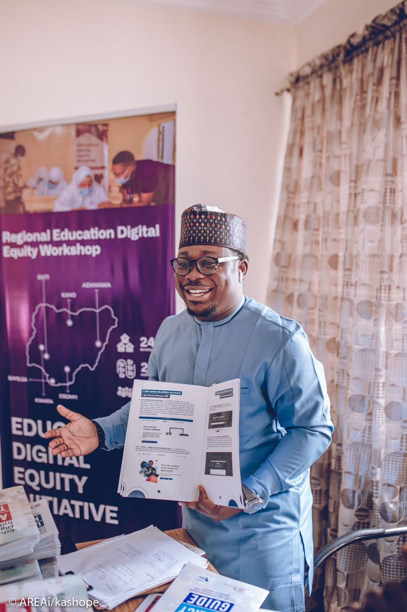 LanreShaper's tweet photo. The highly resourceful #DigitalLearningManual produced by @Areai4Africa & accessible for download via https://t.co/D8hzmgeVjU presents key offline learning tools in a relatable way. Different language versions and audio format also available. #LearningWithoutBarriers #AREAi https://t.co/4XaEg1ulaC