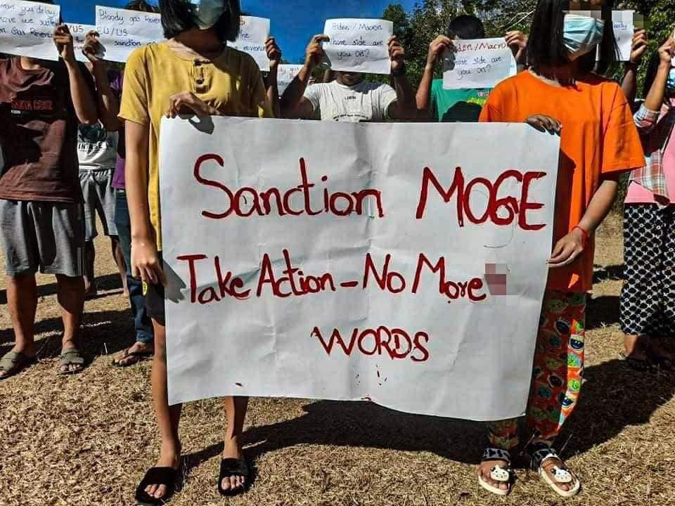 ZarmaniZN's tweet photo. We demand US government and government to impose sanction on MOGE. Military atrocities are funded by the bloody gas. #US_SanctionMOGE
#TakeAction_NoMoreWords
#WhatsHappeningInMyanmar https://t.co/3epcCYbZJh