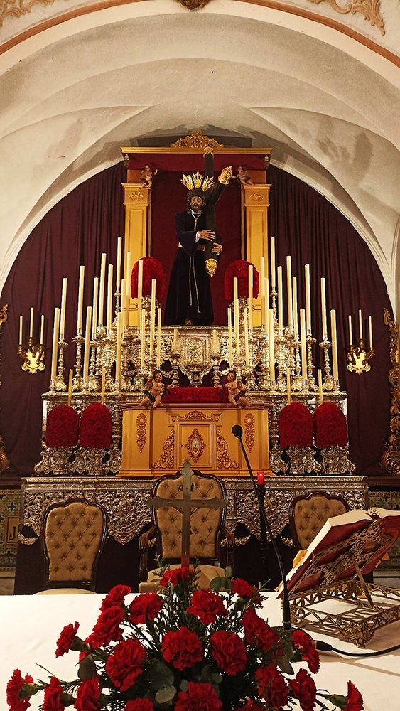 Hdad_Gran_Poder's tweet photo. 🟣 QUINARIO NUESTRO PADRE JESÚS DEL GRAN PODER
“Cristo en medio de vosotros, es la esperanza de la gloria” (Col 1,27)
Hoy en el transcurso del tercer día de Quinario se llevará a cabo la imposición de medallas a los nuevos hermanos y hermanas.
#QuinarioGranPoder https://t.co/hQNLAKc6KU