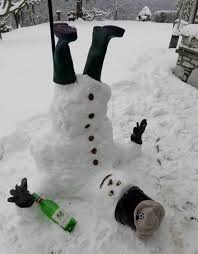 pchenderson_LV's tweet photo. #MySnowman A little too much celebrating last night. https://t.co/7hVaNjb5zZ