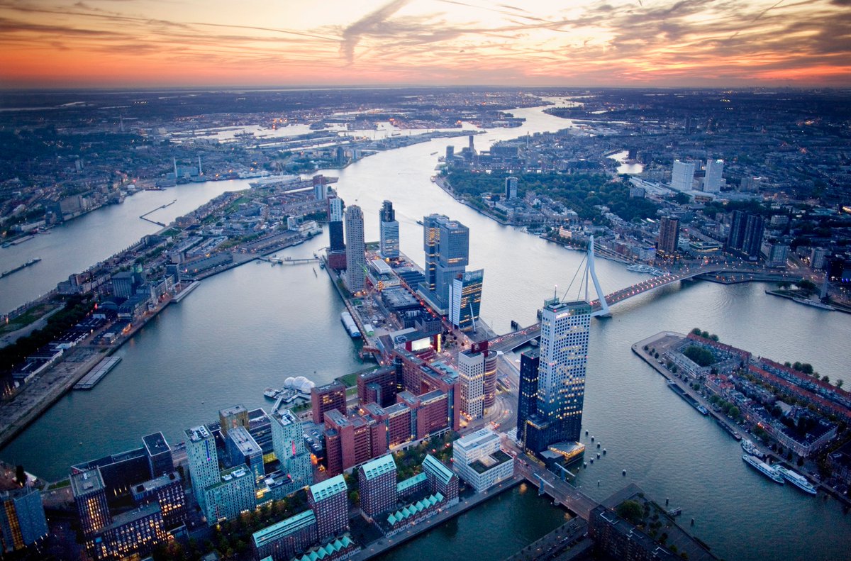 ResilientRdam's tweet photo. #Rotterdam is facing many major challenges now and in the #future, such as the #climate crisis, #inequality and #covid19. In order to prepare our city @rotterdam presents the 2022-2027 Resilient Rotterdam Strategy. Read more: https://t.co/VzyQBRN5Kp https://t.co/QUiW0jlcNh