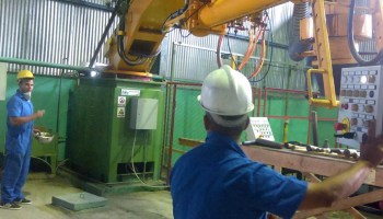 cedemacuba's tweet photo. CEDEMA Hoy:
Especialistas de la UEB Servicios Técnicos prestan servicio durante esta semana de Diagnóstico al Sistema de calidad, en la Empresa ZETY, Manzanillo Granma. https://t.co/ecWzzQZZlT