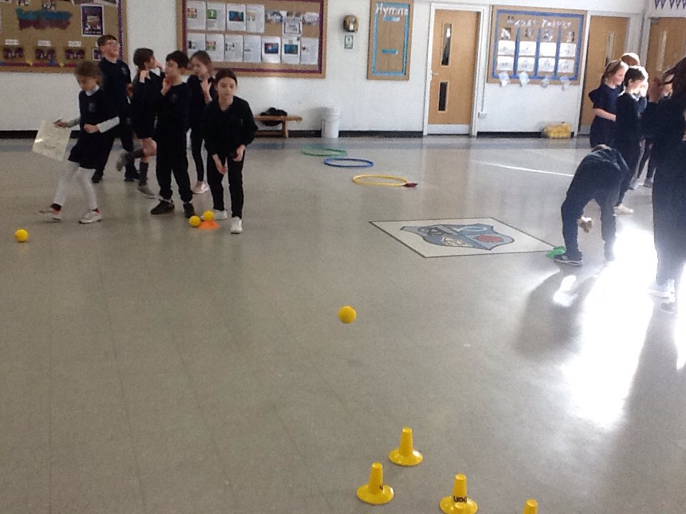 Class10JR1's tweet photo. Our first target games lesson #PE @StAnnesOrmskirk https://t.co/AvOFqpb6kI