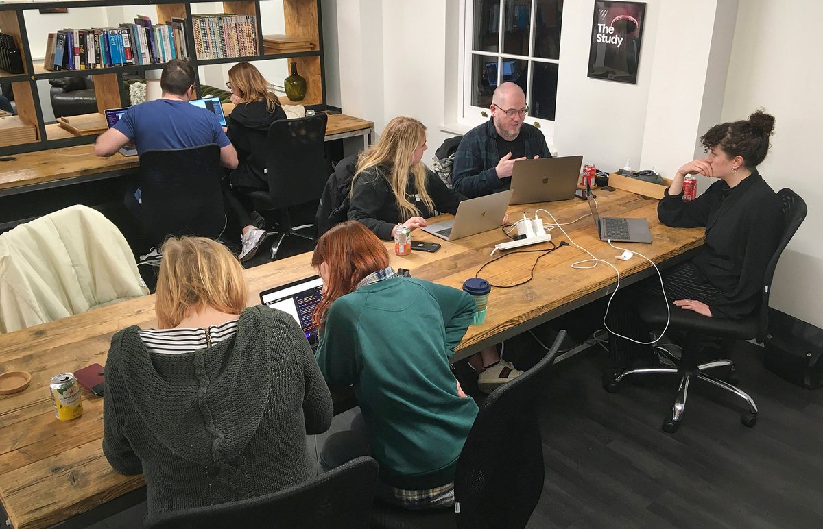 CodebarBrighton's tweet photo. Thank you to @15gifts for hosting this week's workshop, and to all the coaches and students for making it a brilliant evening! 👩‍����🍕🍻

Our next session is on 8th March, details on the website: https://t.co/FyyzWOTcap https://t.co/O4SmDEpqFG