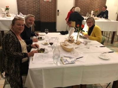 soestnetwerkt's tweet photo. Gerechtjes, wijnen, goede gesprekken en twee nieuwe leden erbij. Een mooi begin van 2022! @soestnetwerkt @StayokaySoest @annebremer @soestnetwerkt @wijnhandelgommers @liesavanaalst #ondernemers #business #soest #gemeentesoest #nieuwjaarsduik #jaaropening https://t.co/Y1PZPGKjzM https://t.co/3d1PXYkCUa