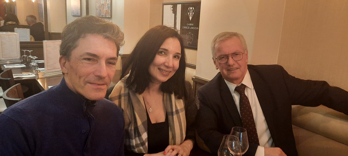 NLakheal's tweet photo. Autour d' un repas , discuter de nos affaires terroristes ,se souvenir de nos missons en France et à l'étranger , rires de nos anecdotes parfois incroyables et refaire le monde en toute amitié !#marctrevidic #pascal l.#Antiterrorisme#dreamteam 💖 😇 https://t.co/YwcdEwrUgF