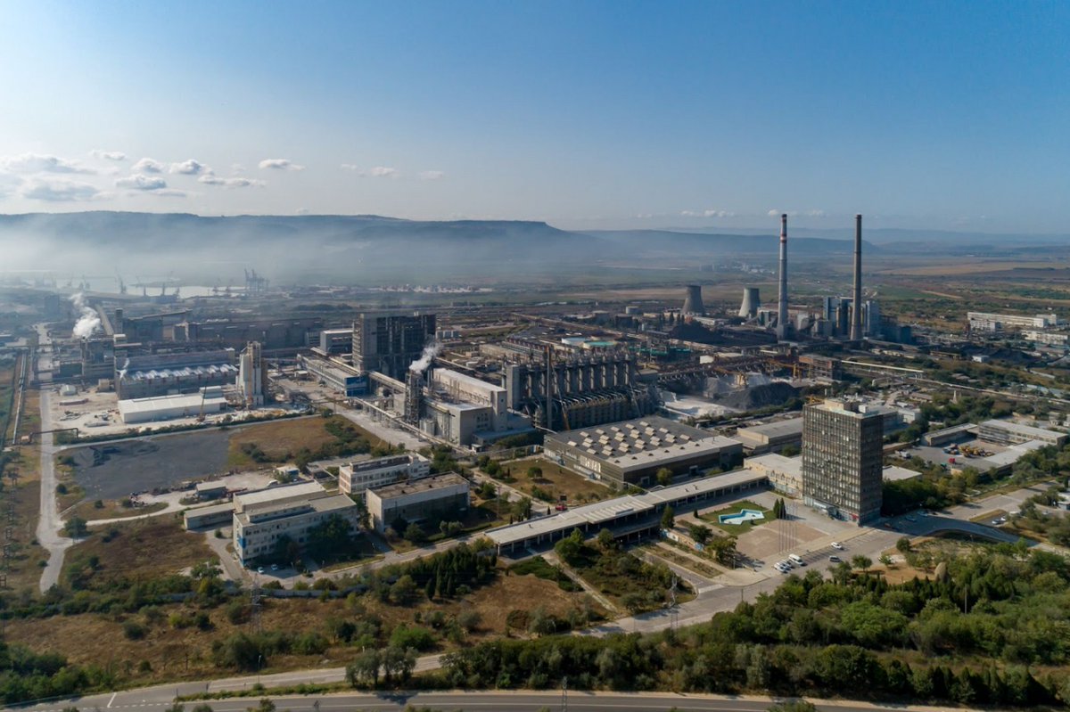 SolvayGroup's tweet photo. #NEWS Solvay announces plans to cut 20% of its #CO2emissions at its largest 🇪🇺 soda ash plant in Bulgaria. The plans for #Devnya 🇧🇬 include investing in a co-combustion boiler, paving the way for the Group's #carbonneutrality before 2050. 👉 https://t.co/dOsAi7pKE8
@KirilPetkov https://t.co/vcLVjvDE5f