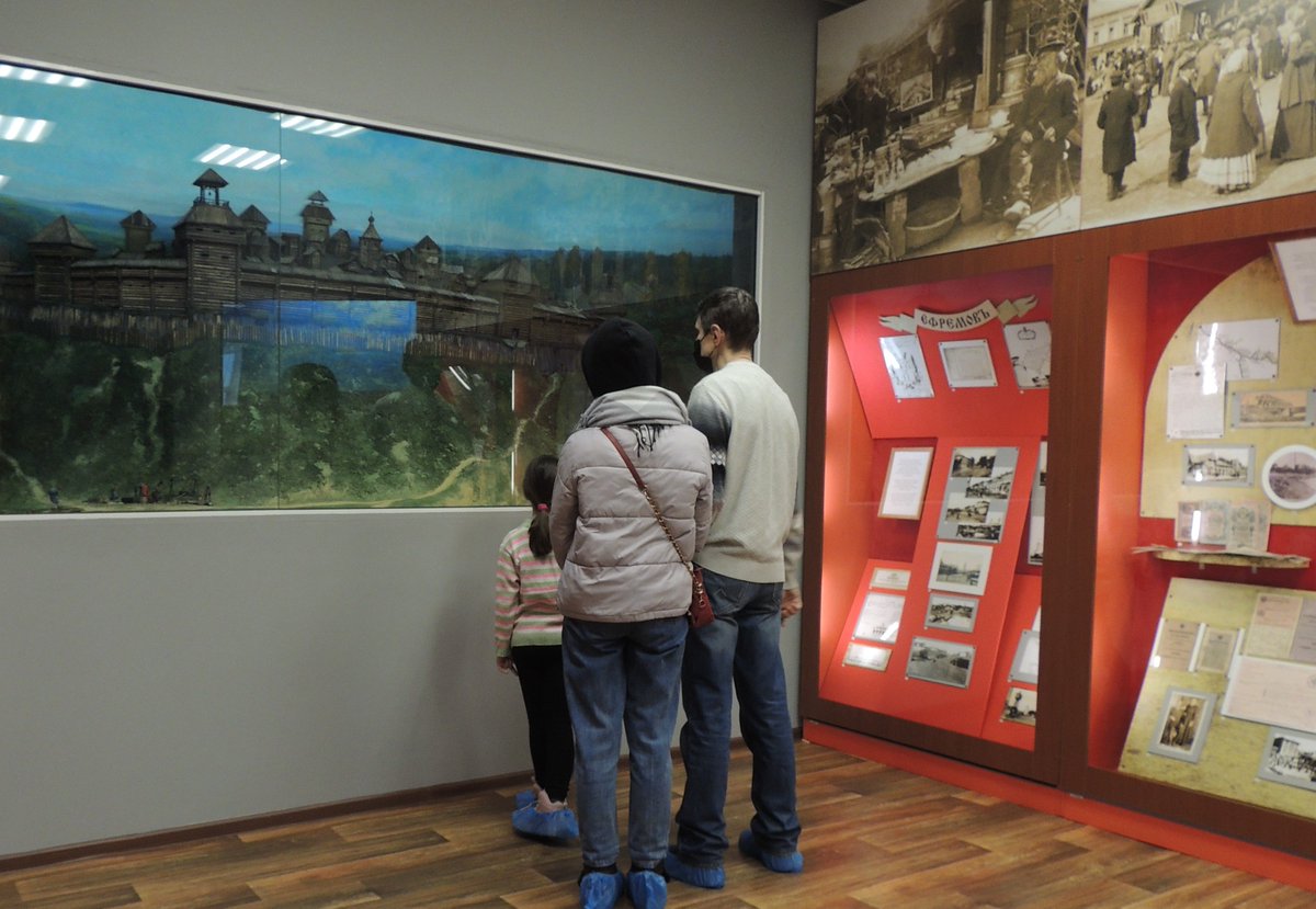 efr_museum's tweet photo. #День_открытых_дверей Сегодня, в День защитника Отечества, ефремовцы посетили наш музей и познакомились с его экспозициями. https://t.co/Bt4weDRj6d