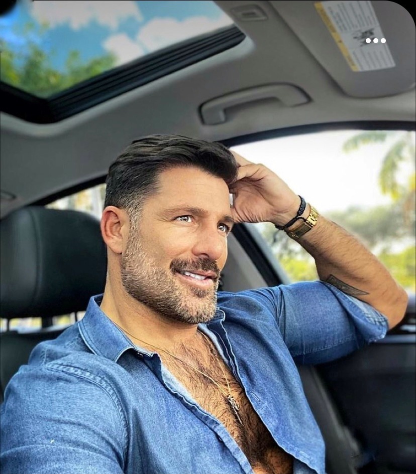 adam4adam's tweet photo. What would you do if you Uber driver was him? https://t.co/VVfDIkatW3